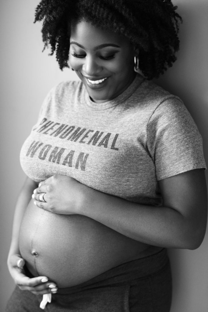 Maternity portrait by Rhonisha Franklin
